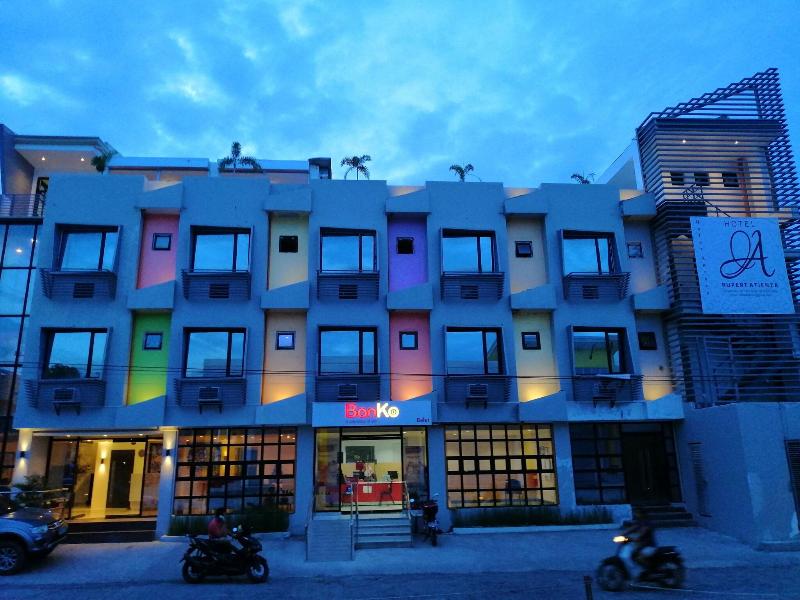 Hotel Rupert A Baler — exterior view