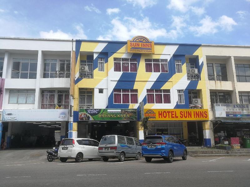 Sun Inns Permas Jaya image