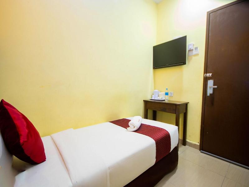 Sun Inns Permas Jaya image