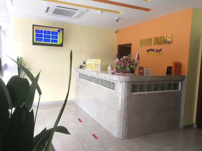 Sun Inns Permas Jaya image