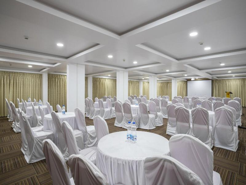 Hotel Sairaj Beach Resort image