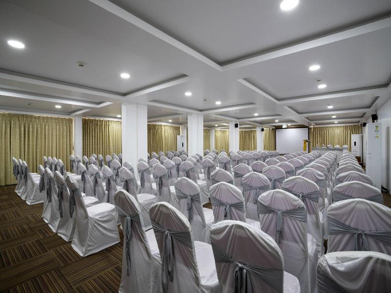 Hotel Sairaj Beach Resort image