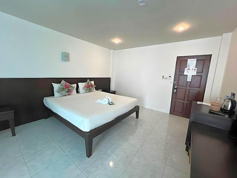 Kiwi Boutique Hotel image