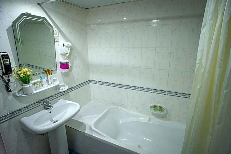 Al Karnak Hotel Llc image