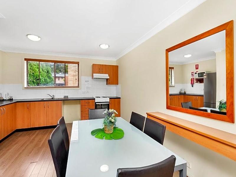 Peninsula Nelson Bay Motel And Serviced Apartments image
