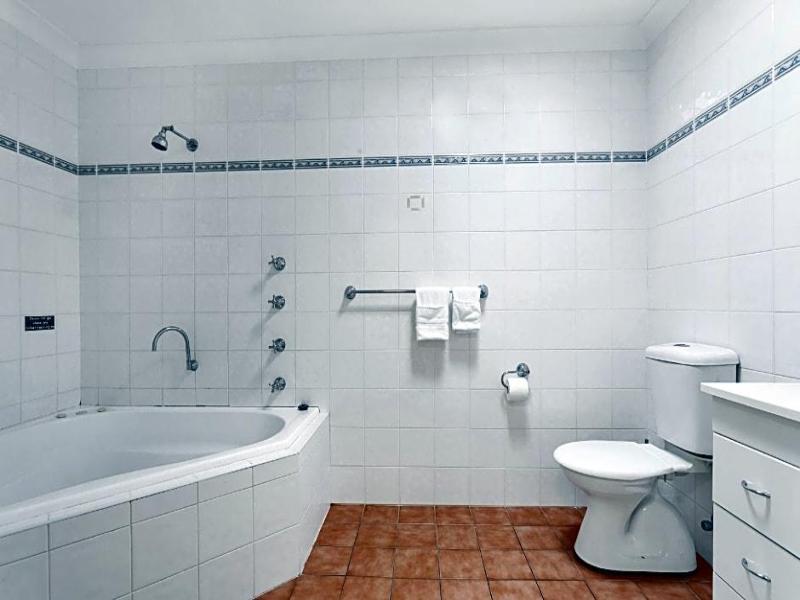Peninsula Nelson Bay Motel And Serviced Apartments image