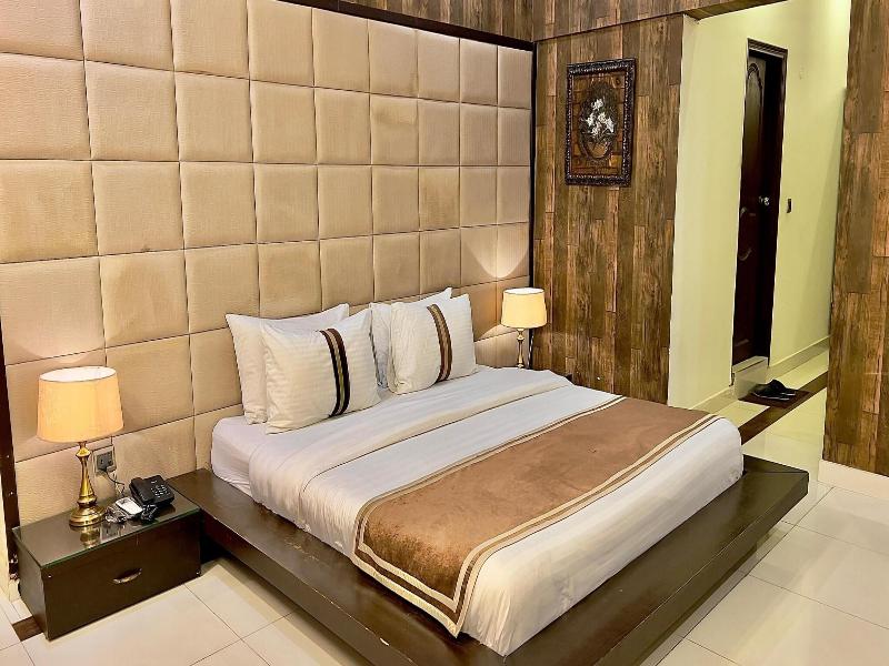 Royal Inn Hotel image