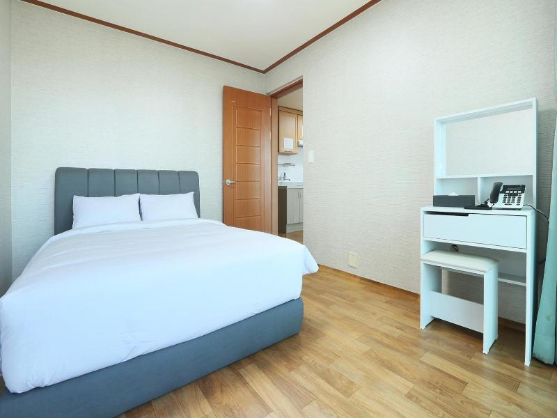 Yangyang Beach Condo — photo 12