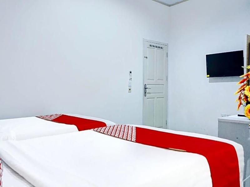 Reddoorz Syariah Near Plaza Andalas Padang 2 image