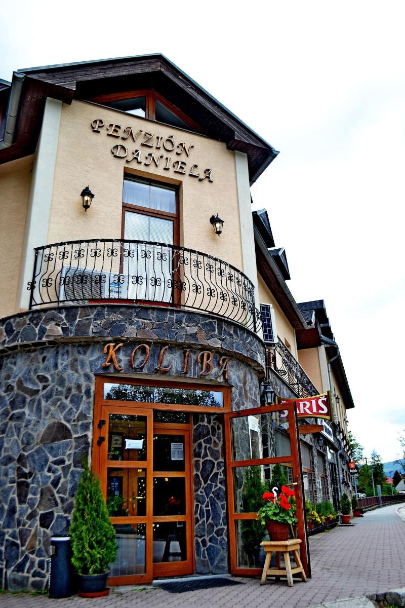 Penziã³n Daniela — exterior view