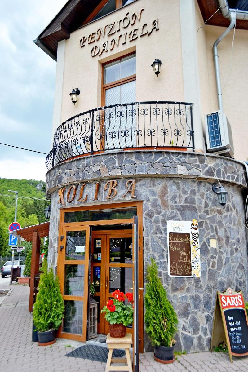 Penziã³n Daniela — restaurant
