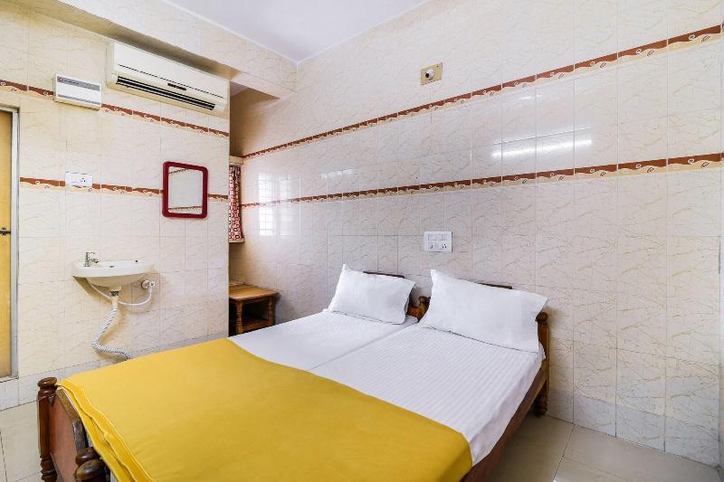 Spot On 49347 Jayalakshmi Residency Lodge — main photo