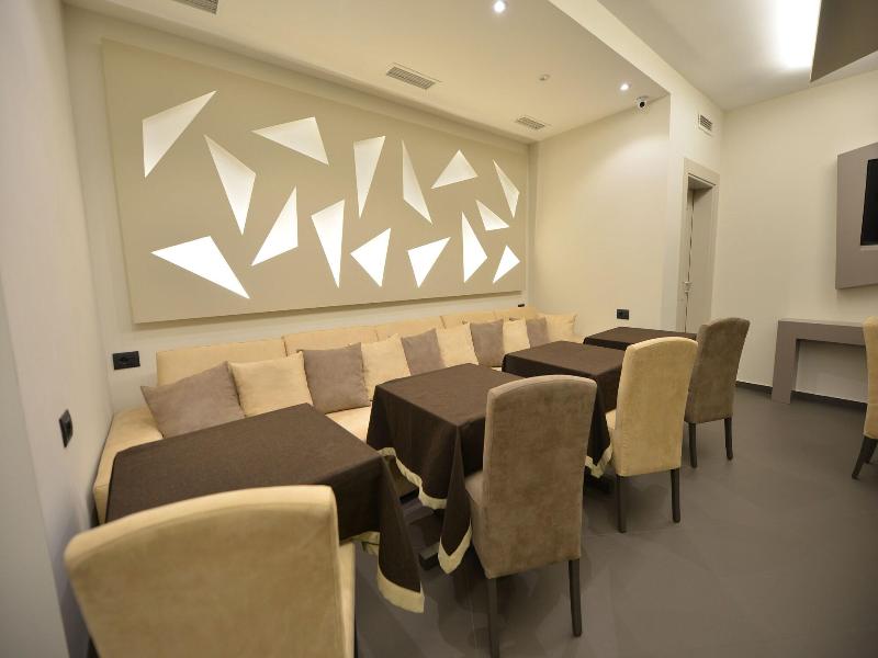 Petit Hotel Elita image