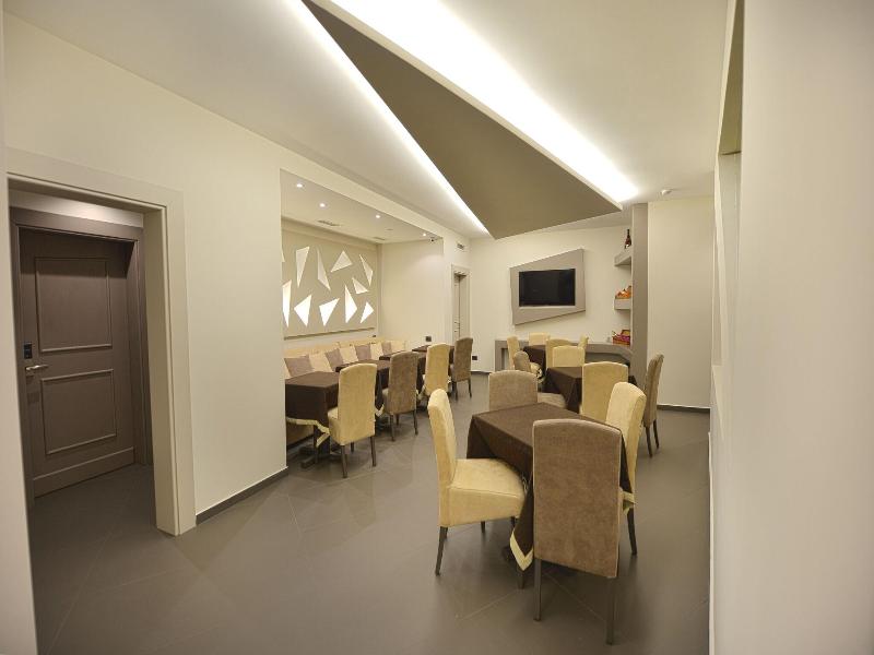 Petit Hotel Elita image
