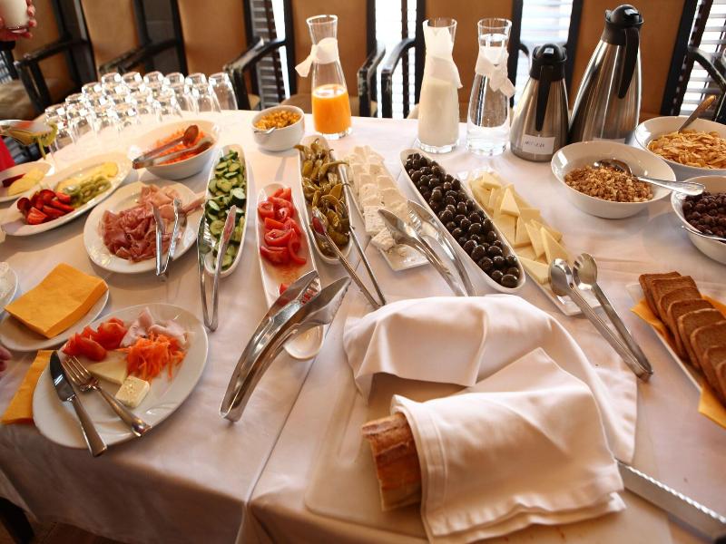 Petit Hotel Elita image