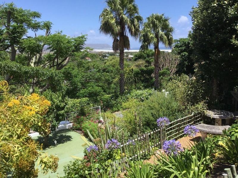 Ocean Golf Guest House image