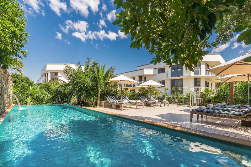 Bayview Beachfront Apartments image