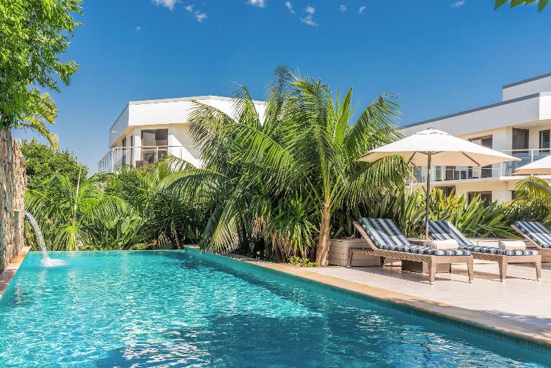 Bayview Beachfront Apartments image