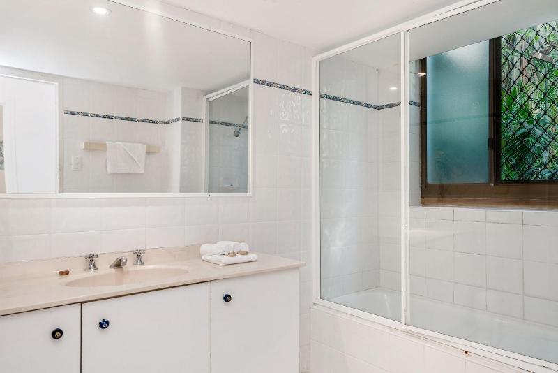 Bayview Beachfront Apartments image
