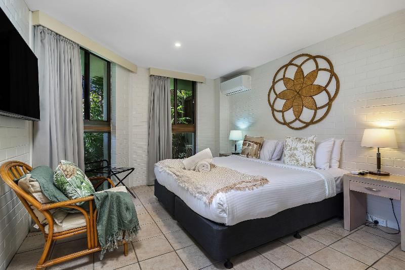 Bayview Beachfront Apartments image