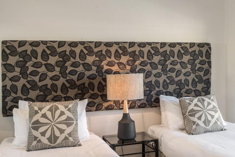 Bayview Beachfront Apartments image