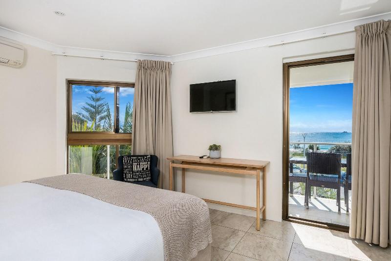 Bayview Beachfront Apartments image