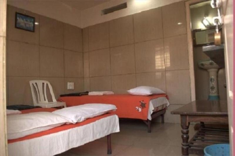 Mourya Deluxe Ac Lodge — view