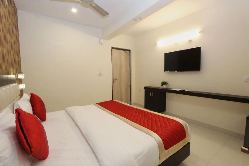 Vee Suites Bangalore image
