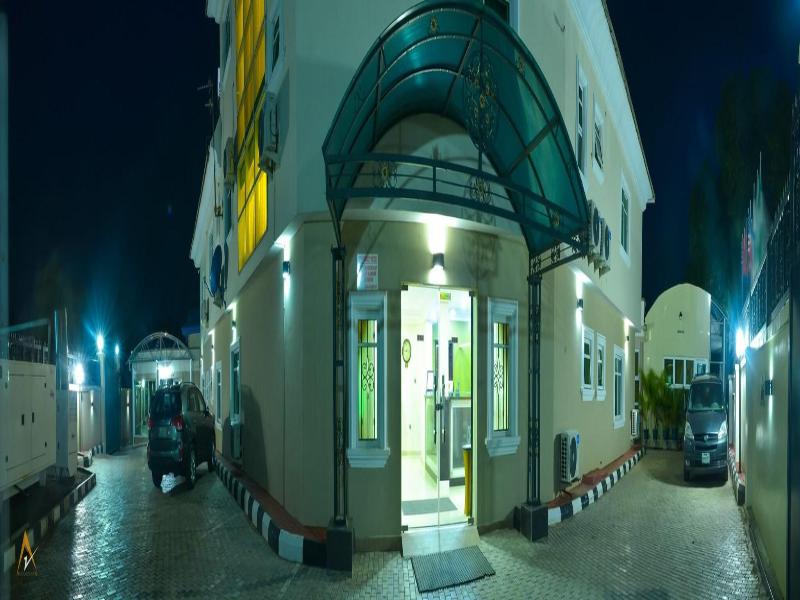 Celia's Suites