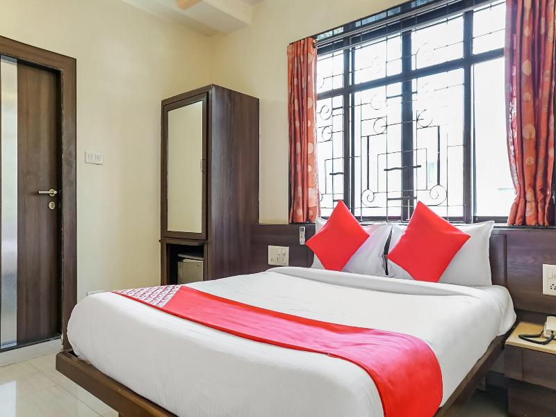 28109 Regent Hotel image