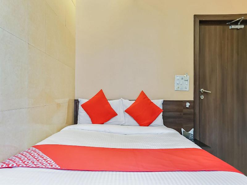 28109 Regent Hotel image