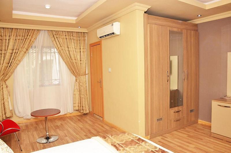 Blue Ribbon Suites image
