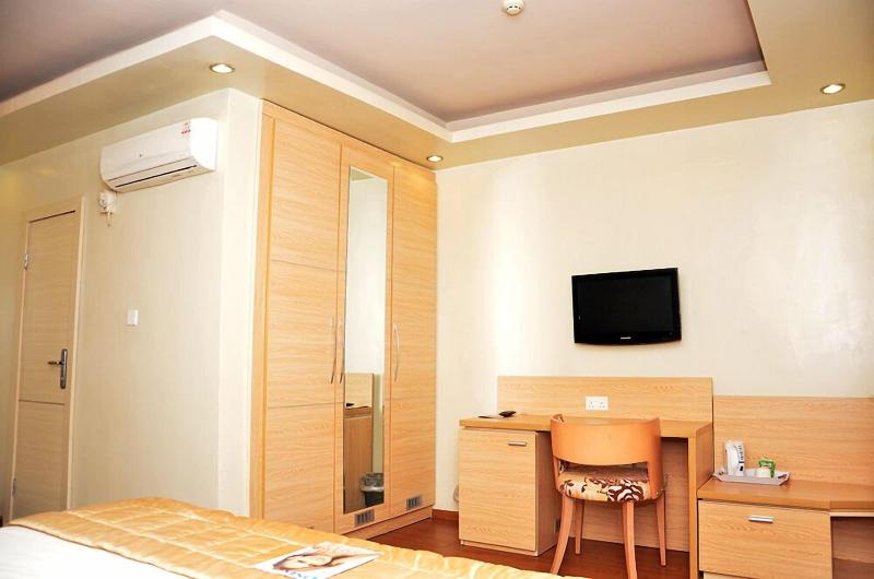 Blue Ribbon Suites image
