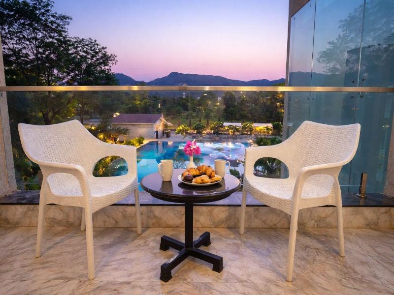 Villa Le Palms Resort & Spa image