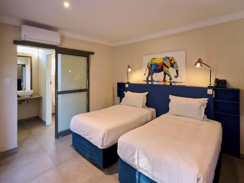 Sedia Riverside Hotel image