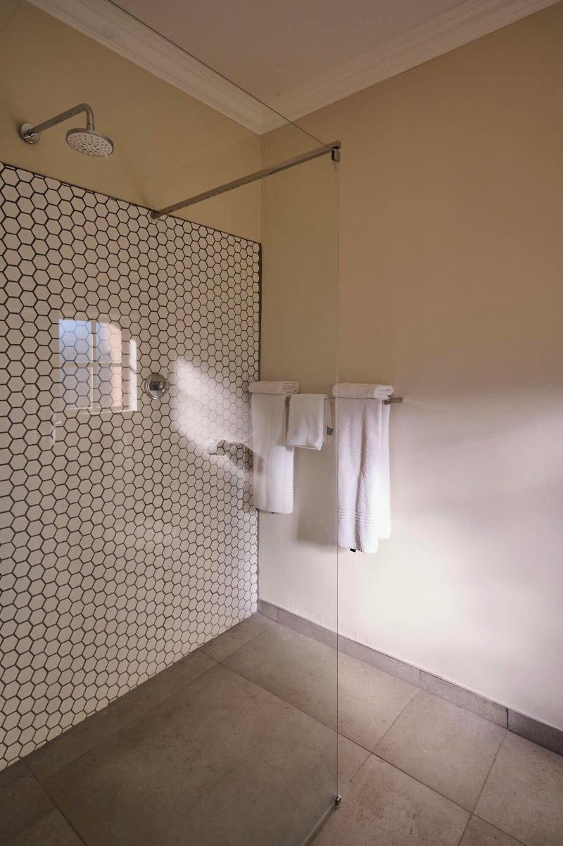 Sedia Riverside Hotel image