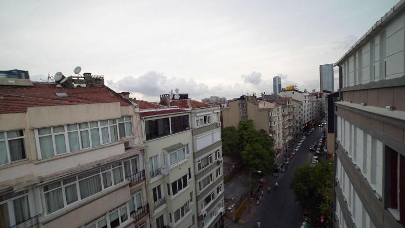 Corner Park Suites image