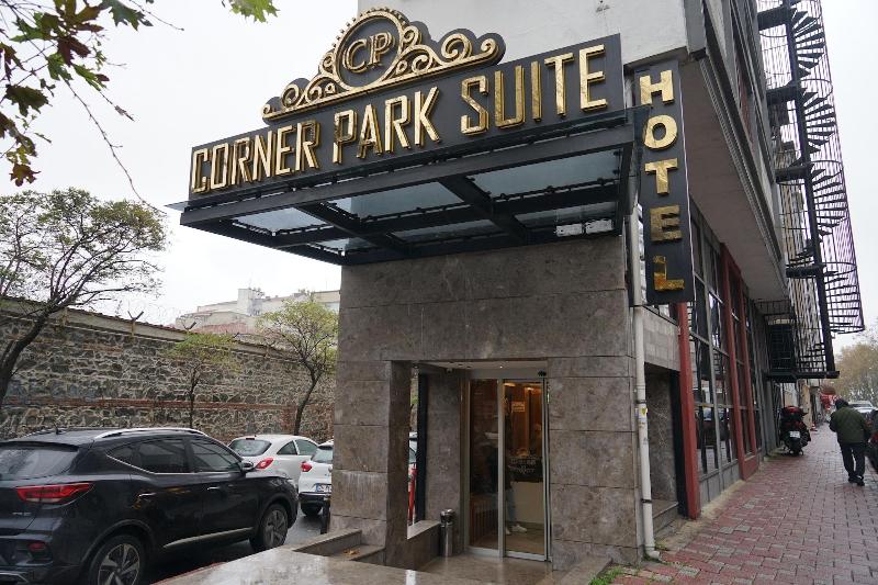 Corner Park Suites image