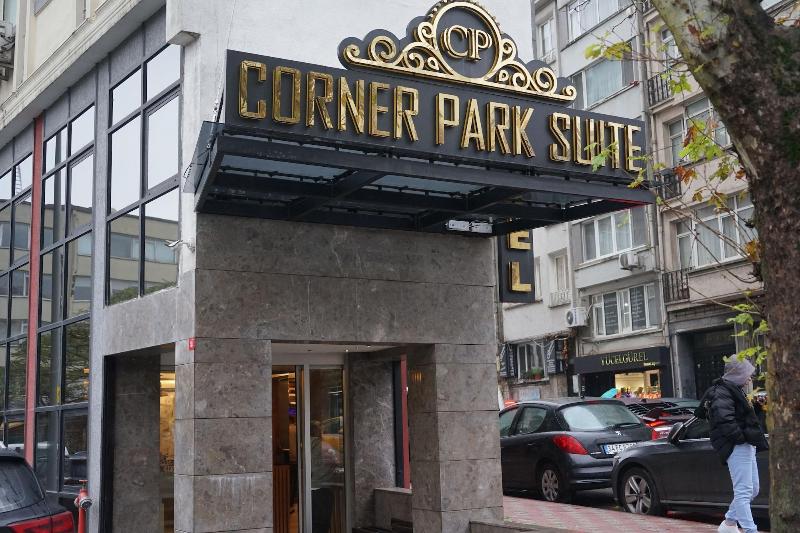 Corner Park Suites image