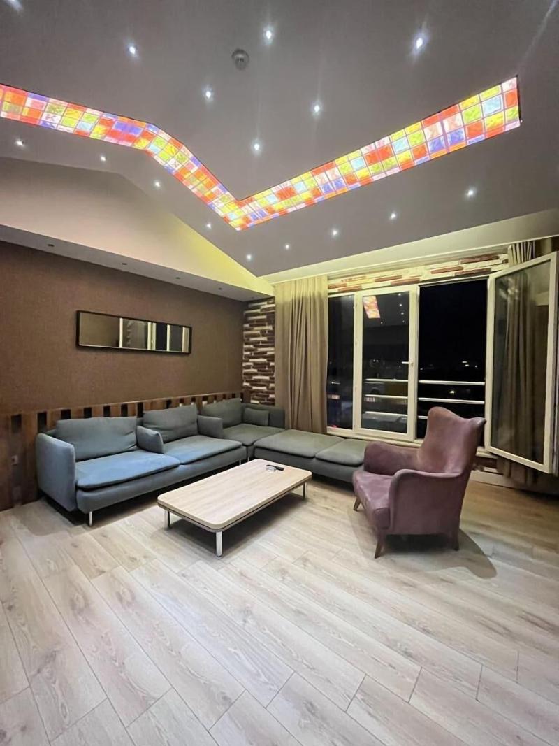 Corner Park Suites image