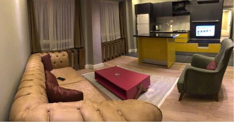 Corner Park Suites image