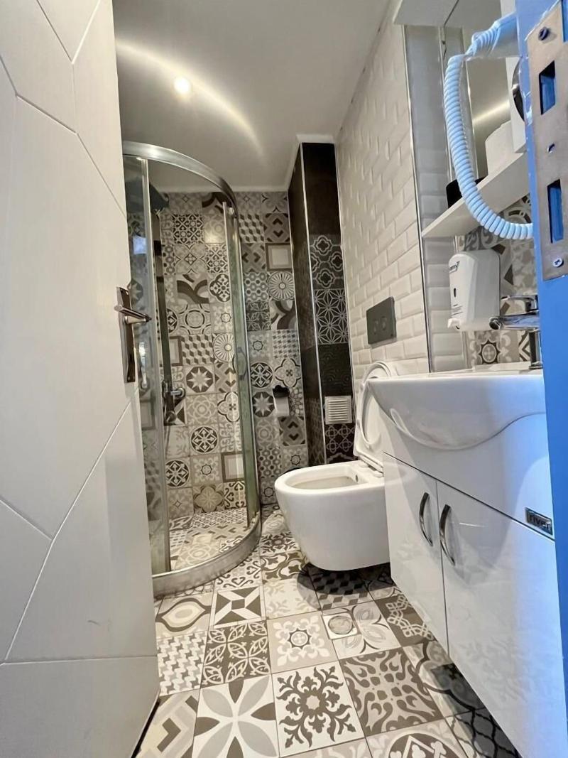 Corner Park Suites image