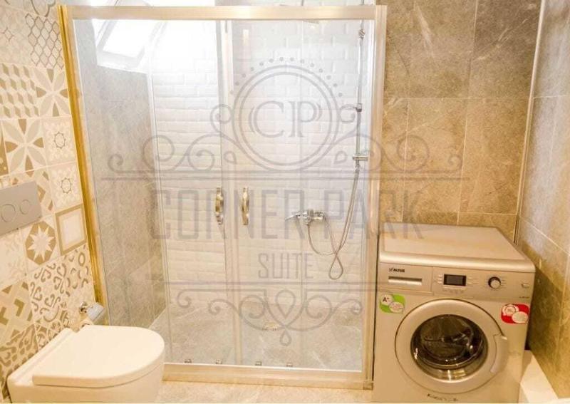 Corner Park Suites image