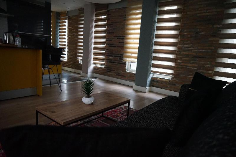 Corner Park Suites image