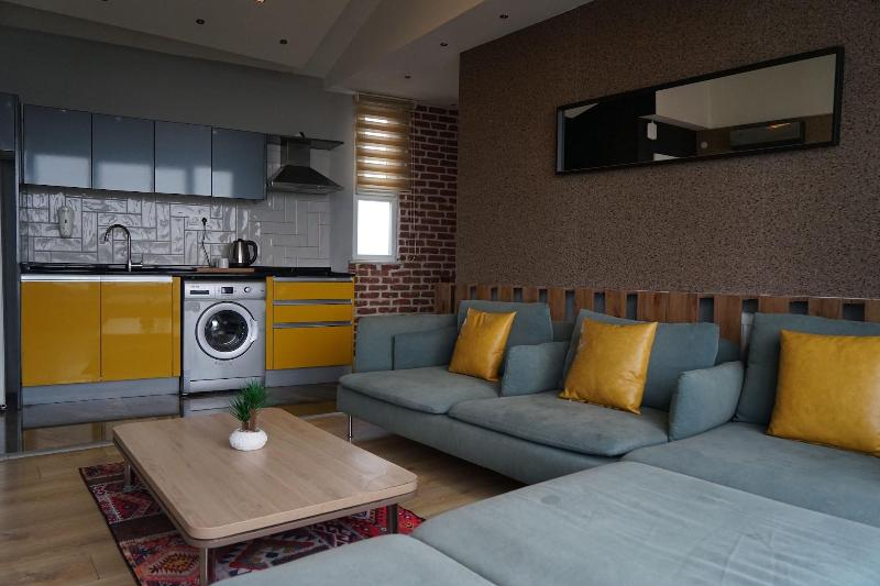 Corner Park Suites image
