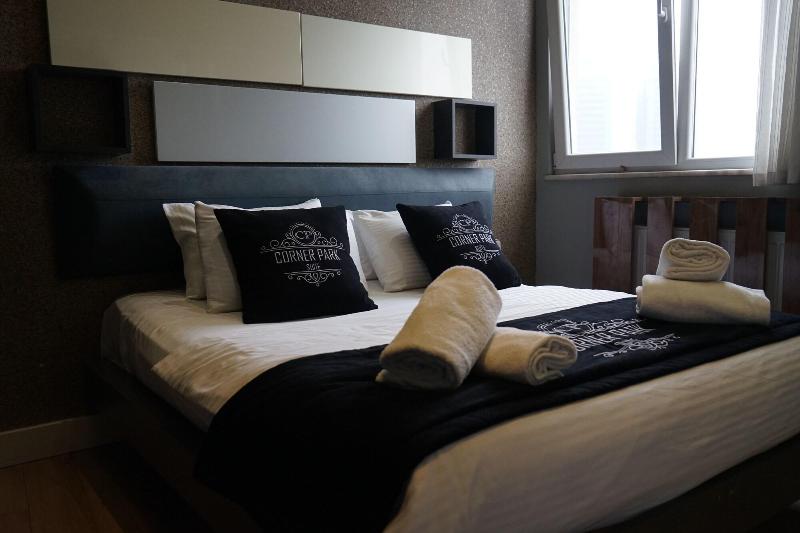 Corner Park Suites image