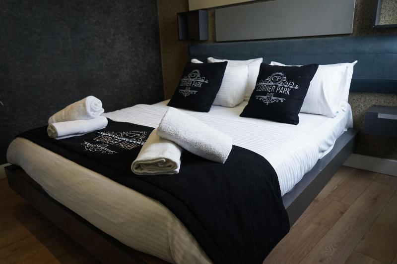 Corner Park Suites image