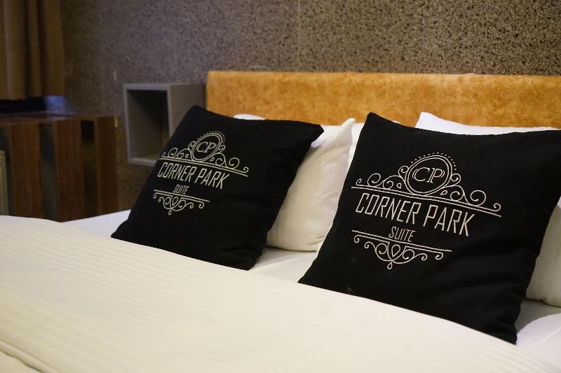 Corner Park Suites image