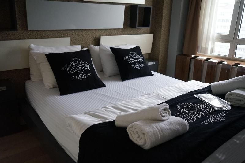 Corner Park Suites image