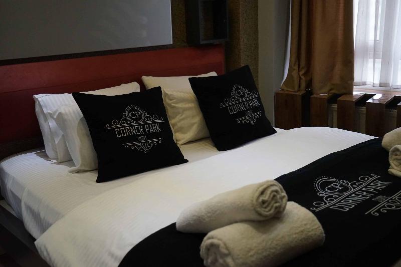 Corner Park Suites image